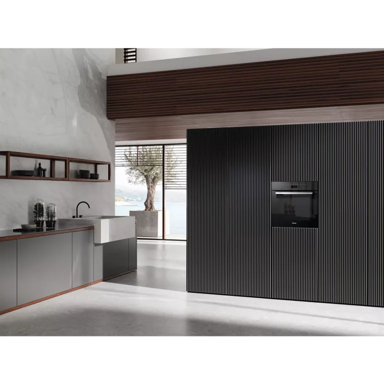 Four encastrable fonction vapeur MIELE H 7365 BP