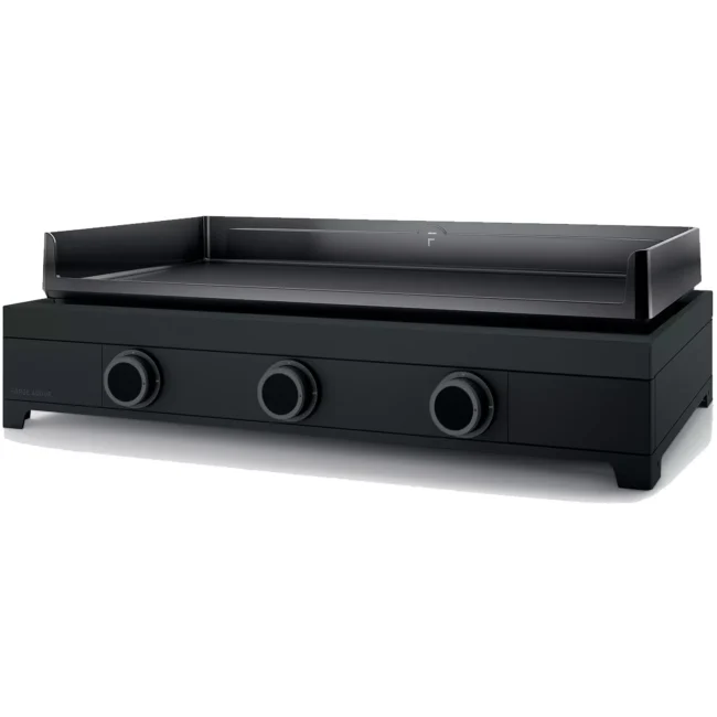 Les points forts du produit On adore 3 brûleurs d'une puissance totale de 6 kW, mise en route simplifiée grâce aux 3 boutons de réglage De 8 à 12 personnes - Encastrable Matière de la surface de cuisson : fonte émaillée Dimension de la surface de cuisson : 74,4 x 42 cm