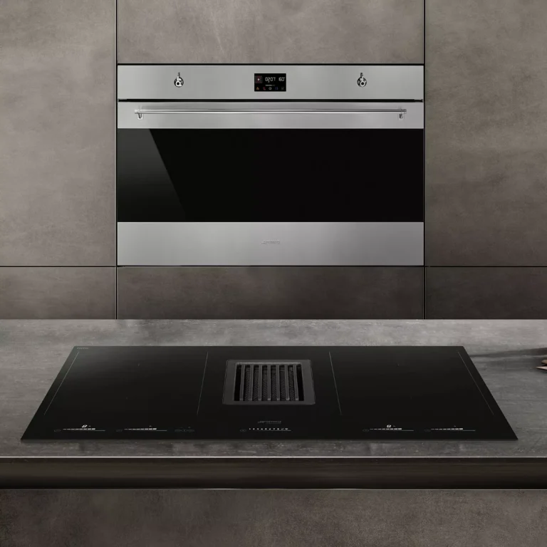 Four encastrable SMEG SFP9302TX