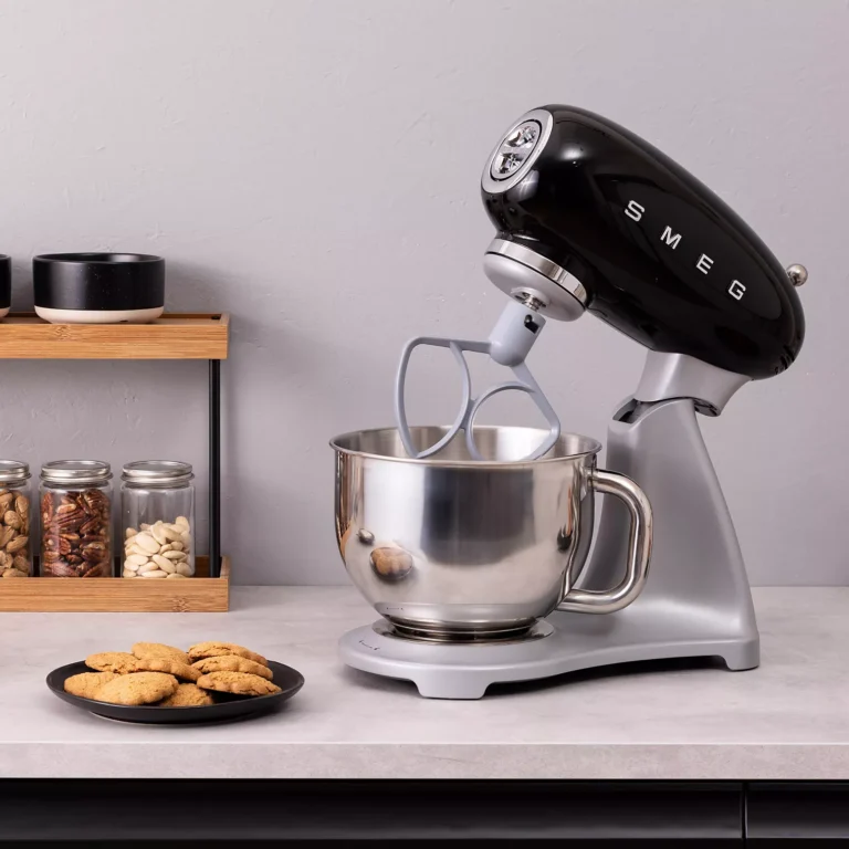 Robot pâtissier SMEG SMF04BLEU Noir